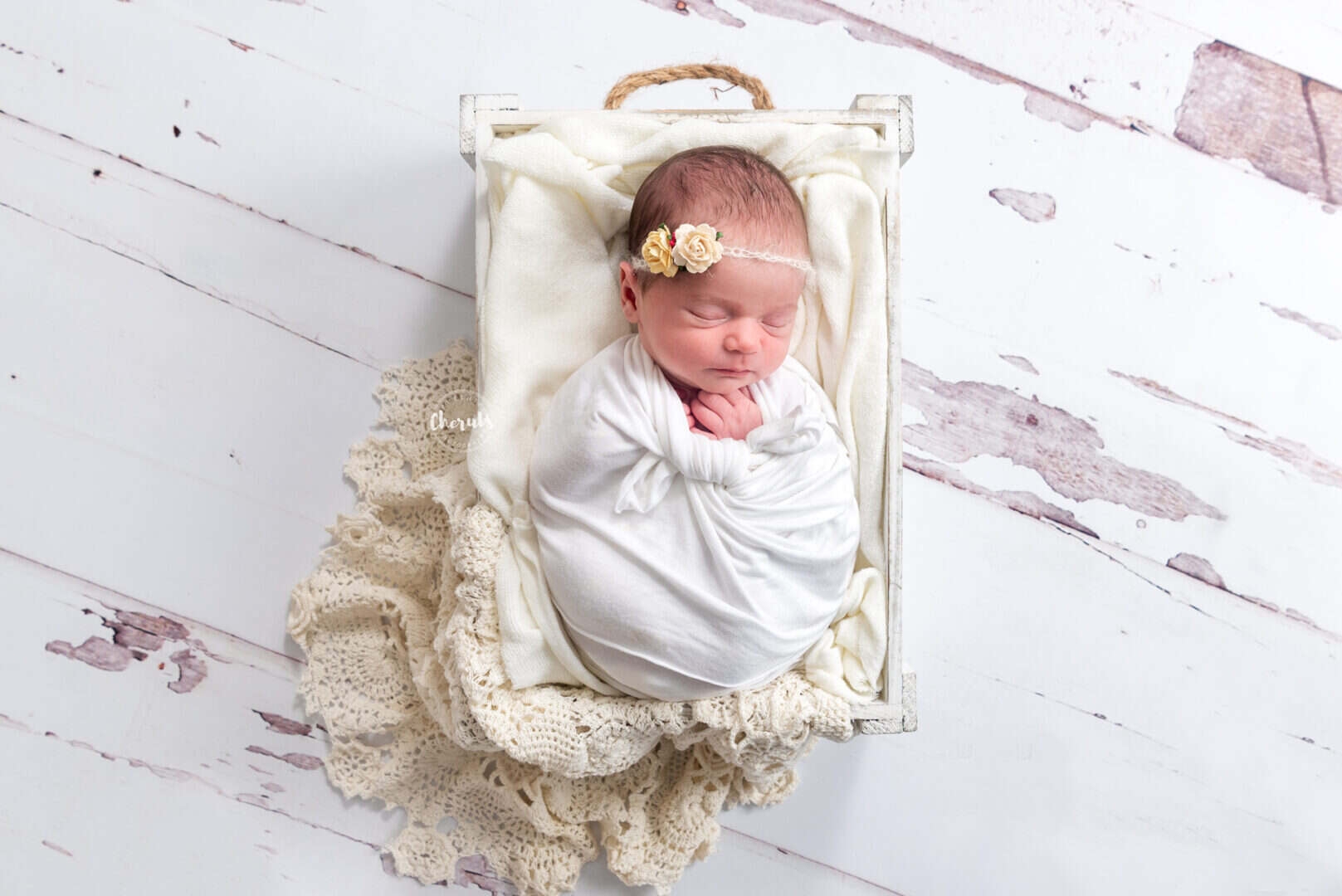 hallie-newborn-photoshoot newborn-photography-parents-pose